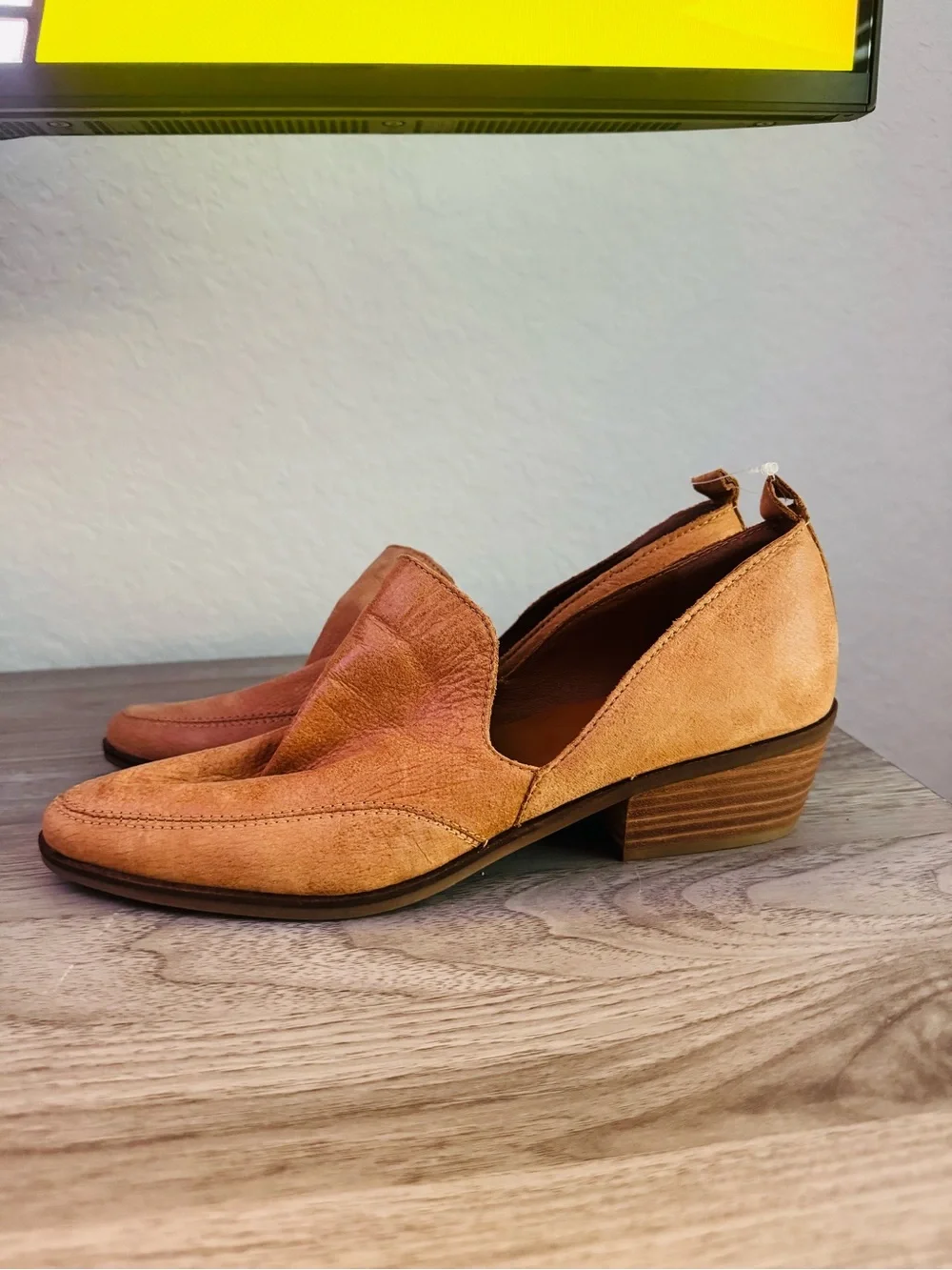 Lucky Brand Women’s Tan Mahzan Slip-On Loafers size 10M